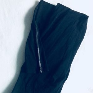 SO New Black Zipper Leggings Size Medium